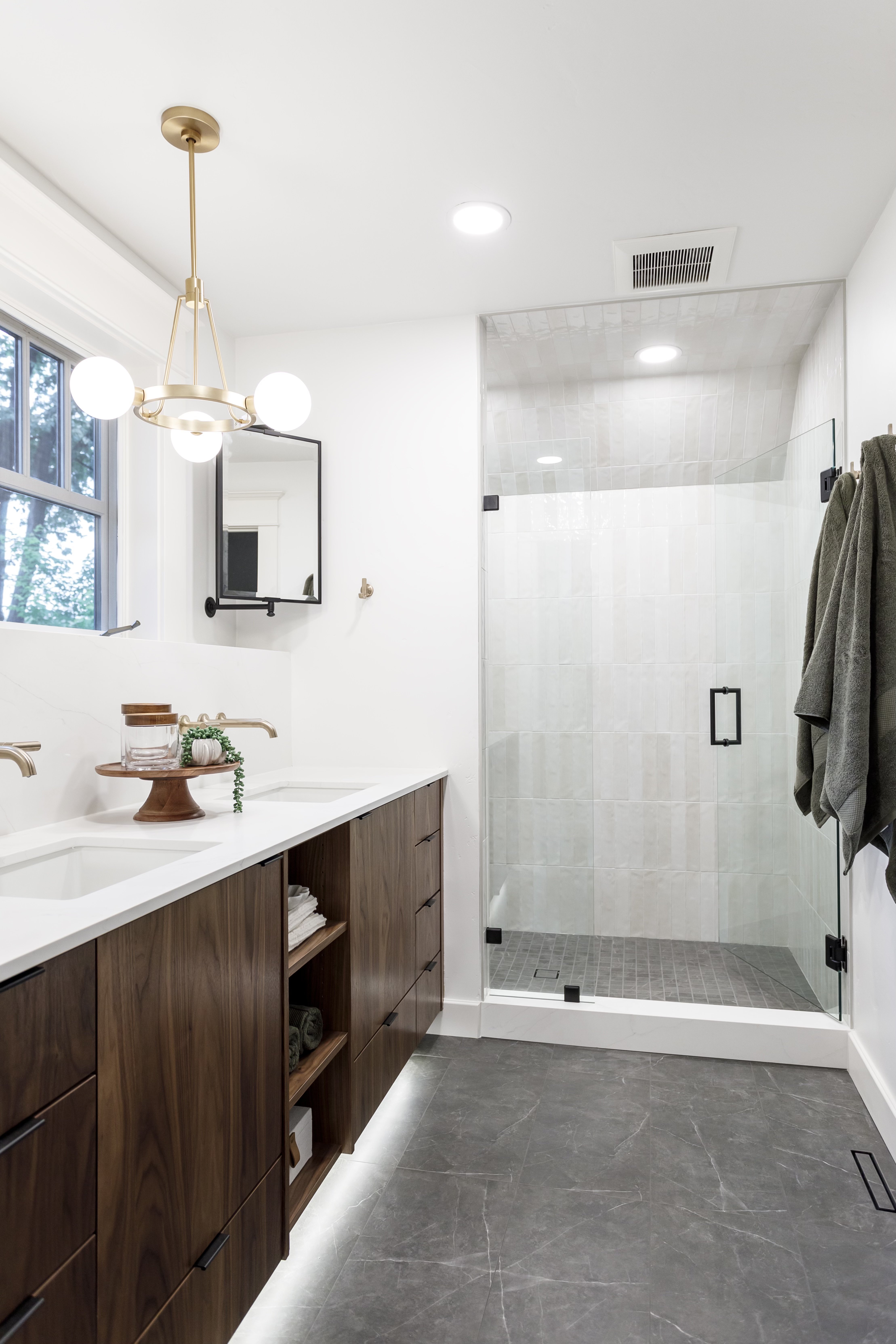 Shower door detail view